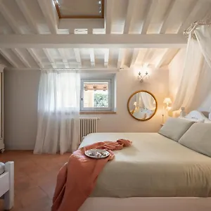 https://il-cantinone.it-tuscanyhotel.com