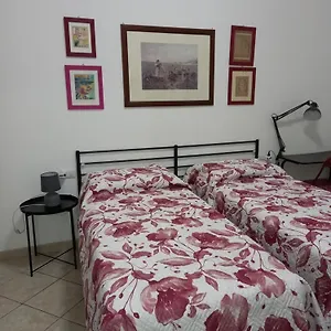 Quarto em Acomodações Particulares Nenna, Olbia
